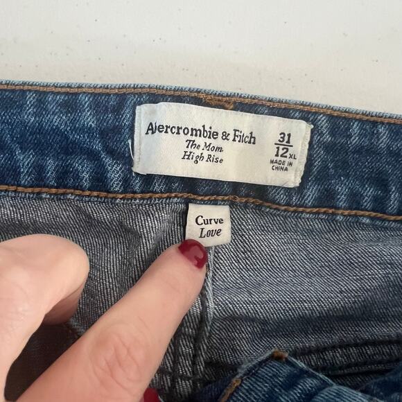 Abercrombie & Finch The Mom High Rise Curve Love Jeans Size 31/12 XL - Picture 4 of 16